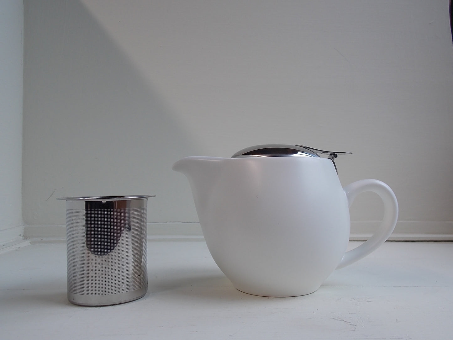 Small Retro Style Infuser Teapot