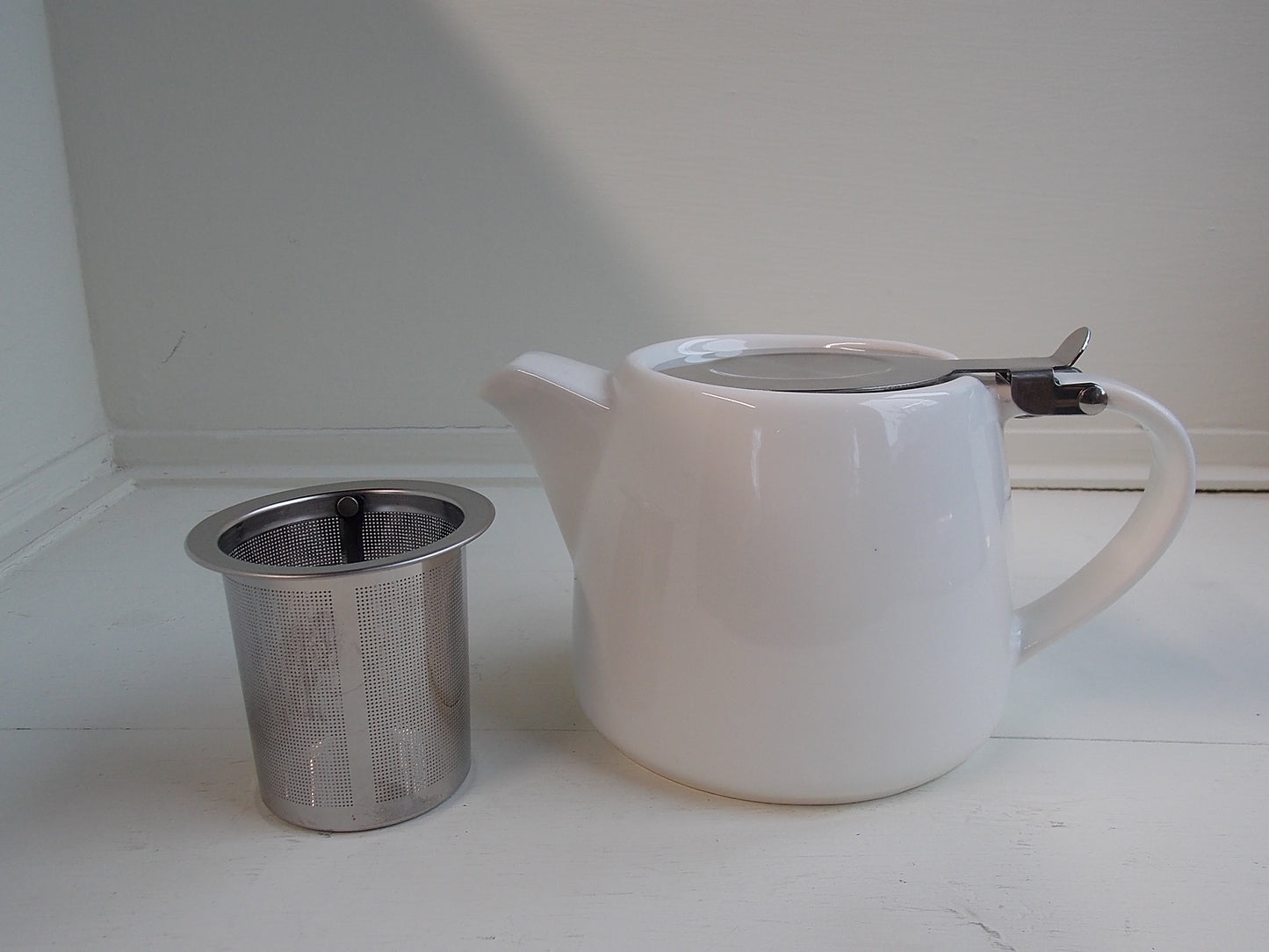 Medium Sized Infuser Teapots